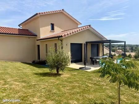 à saisir très belle villa de 2023 sur la commune d’hurigny  117 m² habitables sur un terra