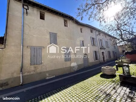 loft/atelier/surface 14 pièces 470 m²