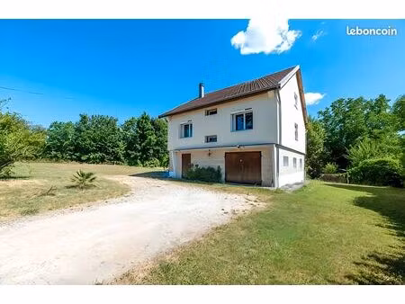 charmante maison de 143 m² rénovée sur une grande parcelle de 2533 m²