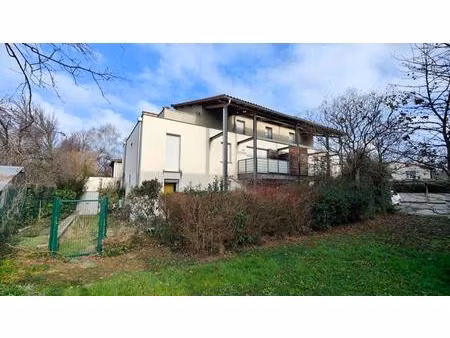 appartement t3 avec 2 places stationnement port-sud