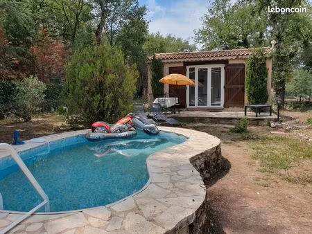 studio dans maisonnette