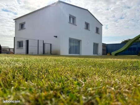 à louer espaces polyvalents ou bureaux