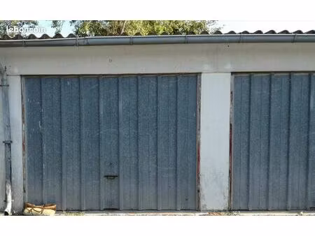 a louer box/garage fermé