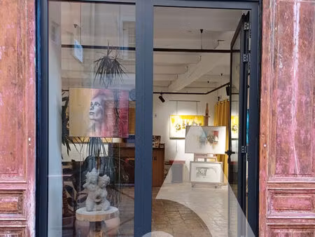 murs commerciaux de 42m² au coeur de salernes avec caves de 55m²