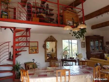 propriété de charme avec dépendances et vue imprenable