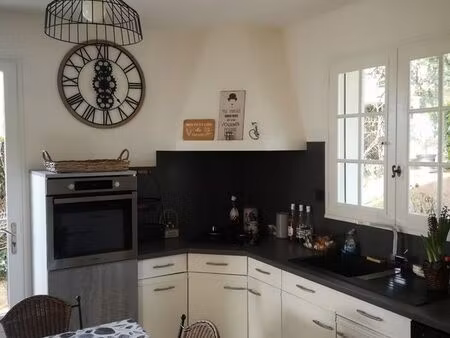 à vendre – pavillon lumineux avec sous-sol aménageable et beau terrain arboré