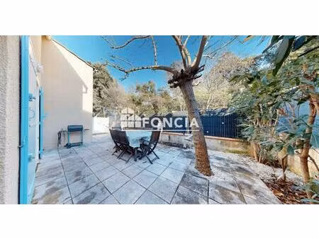 villa - jardin de 50m2 - residence prisee avec piscine et tennis