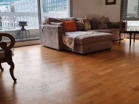 3 pièces 65m2  courbevoie victor hugo