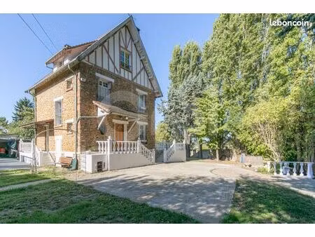 maison 6 pièces 137 m²