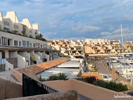 joli appt marines de cogolin vue marina et plage