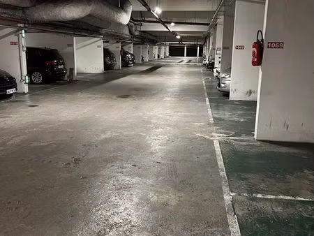 place de parking à issy-les-moulineaux