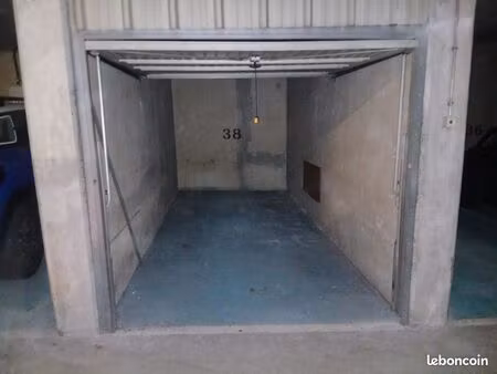 garage box 10m2 suresnes