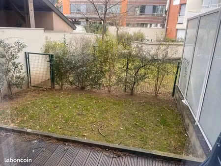 studio lumineux avec terrasse et jardin