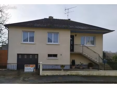 maison individuelle sur sous sol avec grand terrain