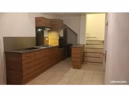 location maison de village