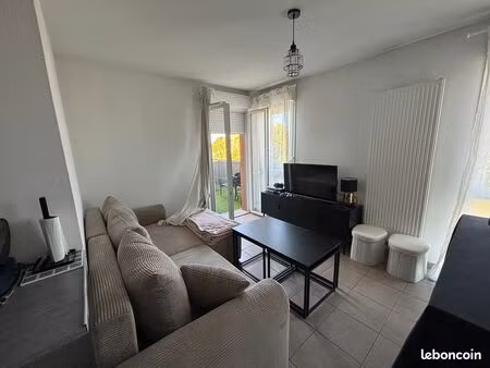 charmant appartement t3 avec balcon