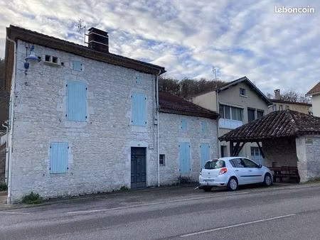maison de village en pierre