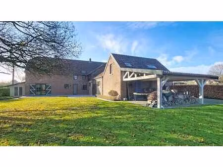 ferme rénovée avec cachet et grands volumes