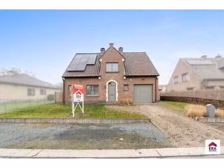 maison 4-façades rénovée avec 4 chambres sur ternat