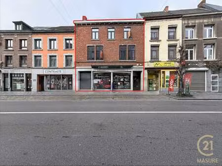 rez-de-chaussée commercial + appartement dans le centre de s