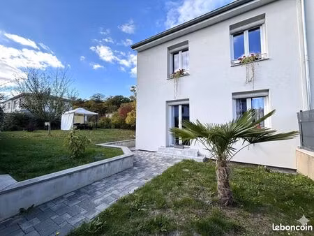 maison avec jardin et garage à guénange