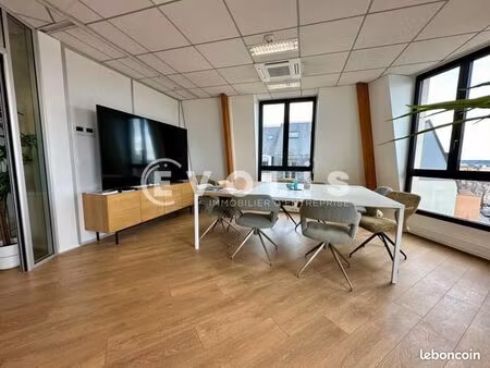 bureaux 133 m²