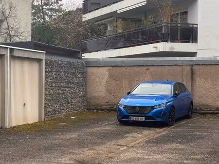 location place de parking