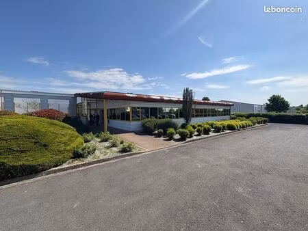 local d'activité 3 237 m²