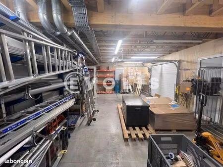 local d'activité 220 m²