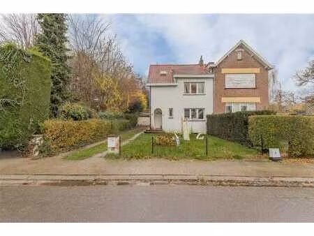 maison à rafraîchir à vendre avec 4 chambres à grimbergen!