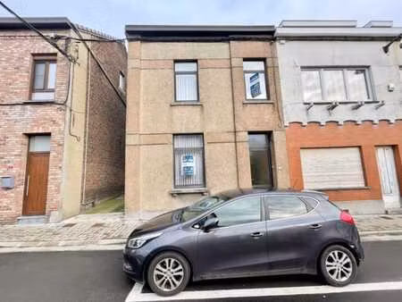 maison 3 façades avec cour