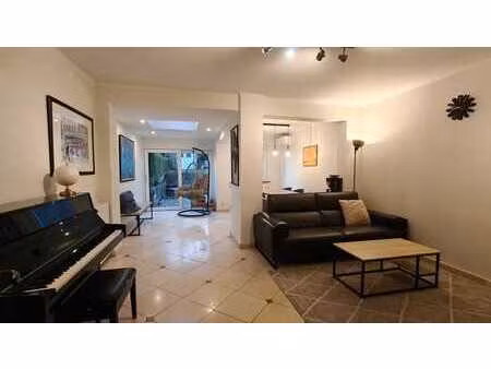 maison de rangée prête à emménager avec 4 chambres