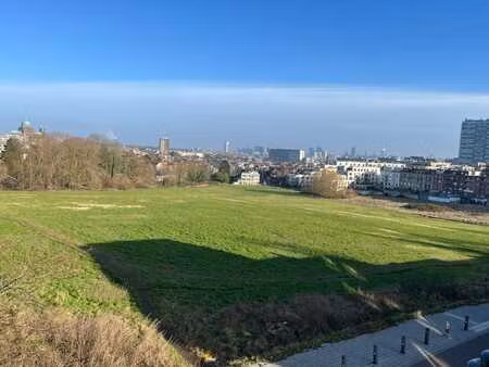 appartement renové avec superbe vue
