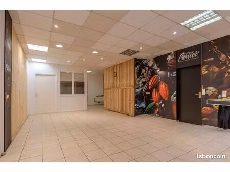 location magasin sarlat la caneda