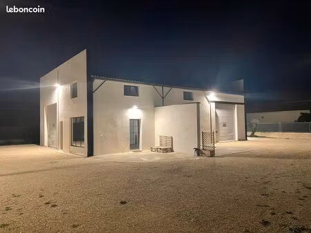 à louer – local industriel/ artisanal/ entrepôt à l'isle-sur-la-sorgue