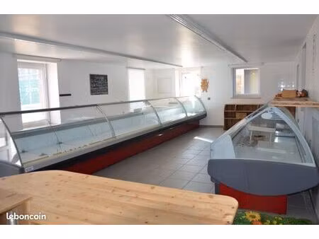 local traiteur 105 m²