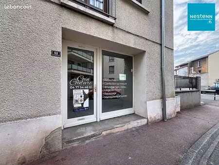 local commercial 46 m² montrond les bains