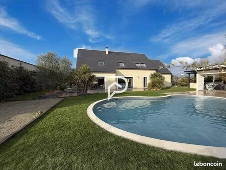 propriété 6 pièces 210 m²