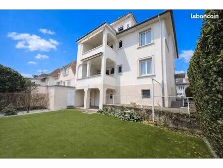 maison 8 pièces 211 m²