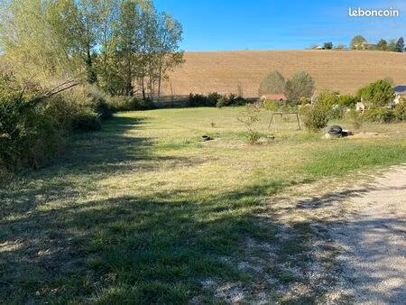 caussade (82) -terrain 1000 m2 constructible