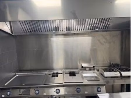 restaurant rapide très bien placé – fort potentiel – clé en main