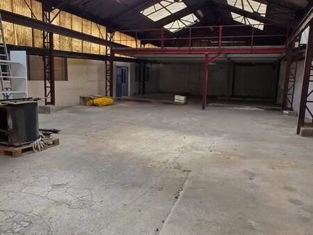 entrepôt et bureaux