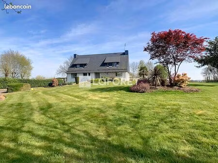 maison 8 pièces 176 m²