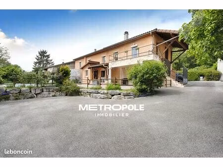 maison 6 pièces 180 m²