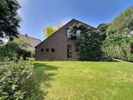 un cadre de vie recherché : maison spacieuse avec jardin !