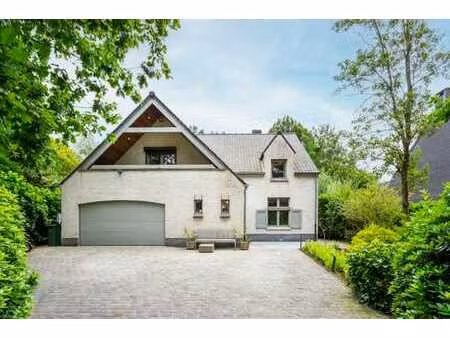 authentique cottage dans un cadre verdoyant