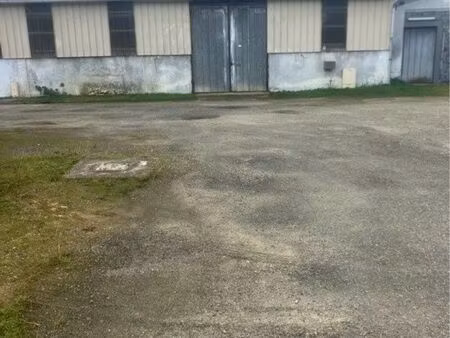 location bâtiment zone artisanale 235m2