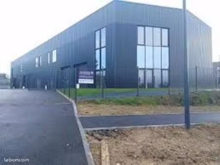 local 209 m² theix-noyalo