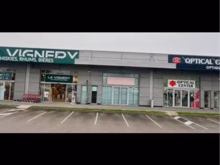 local commercial à louer centre commercial  carrefour   carrefour venette