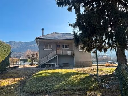 maison individuelle sur terrain 2900m2